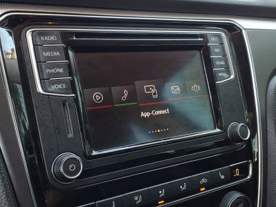 2018 Volkswagen Passat 2.0T S