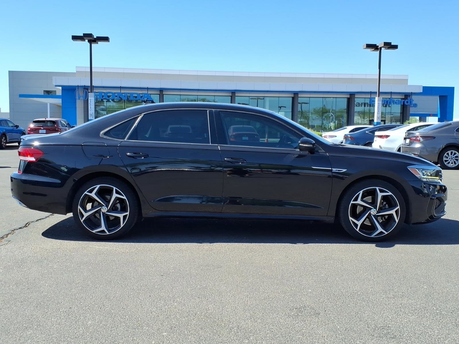 2020 Volkswagen Passat 2.0T R-Line