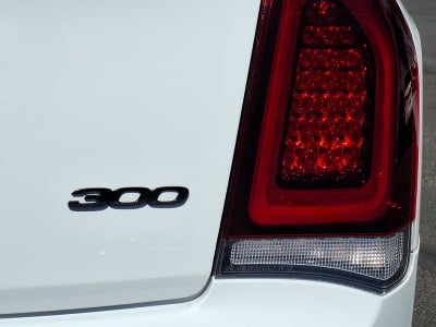 2022 Chrysler 300 Touring L