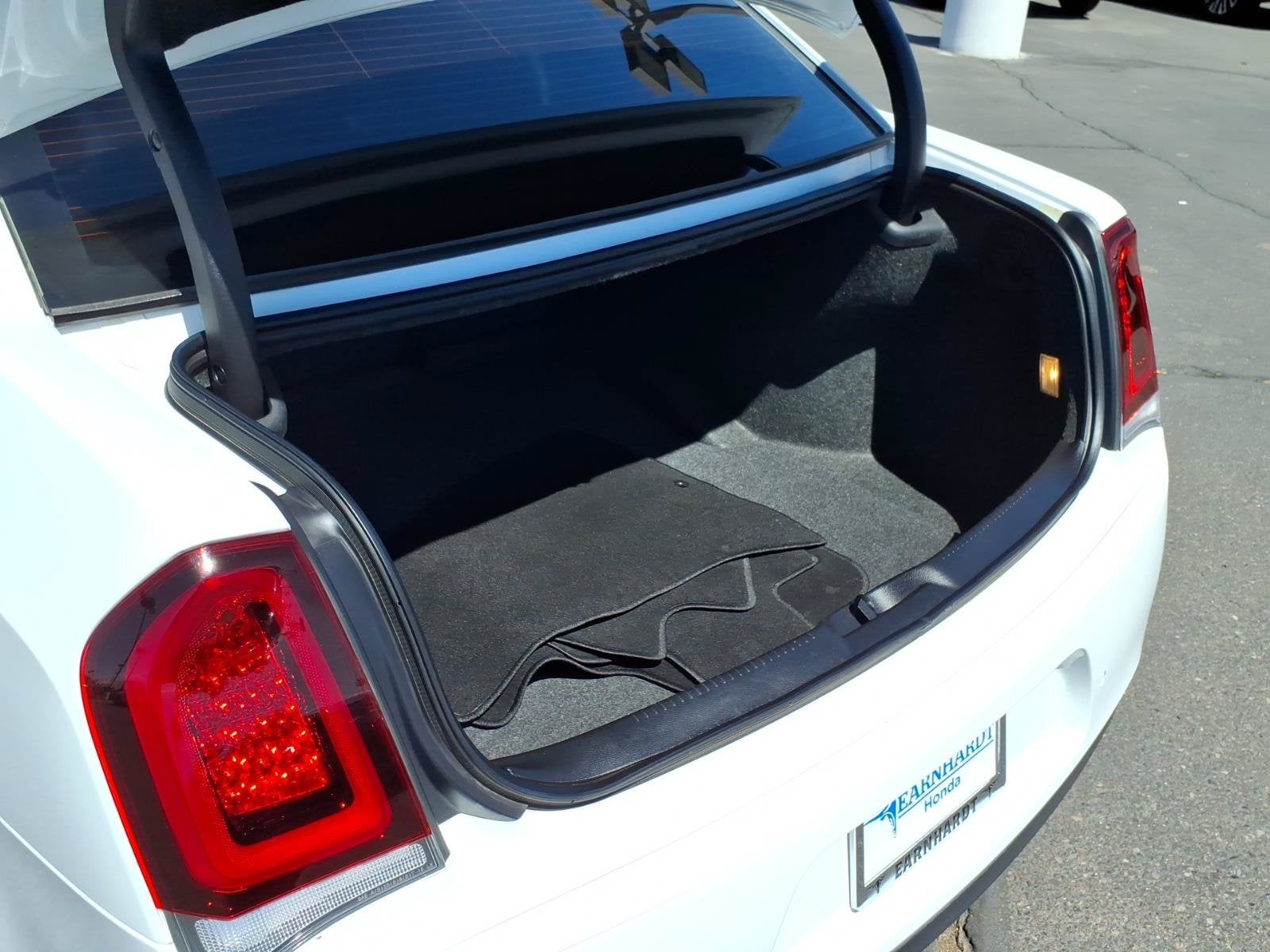 2022 Chrysler 300 Touring L