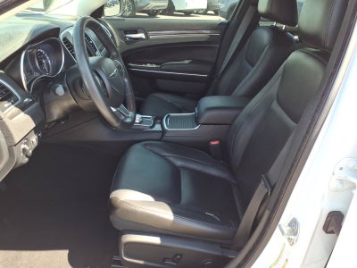 2022 Chrysler 300 Touring L