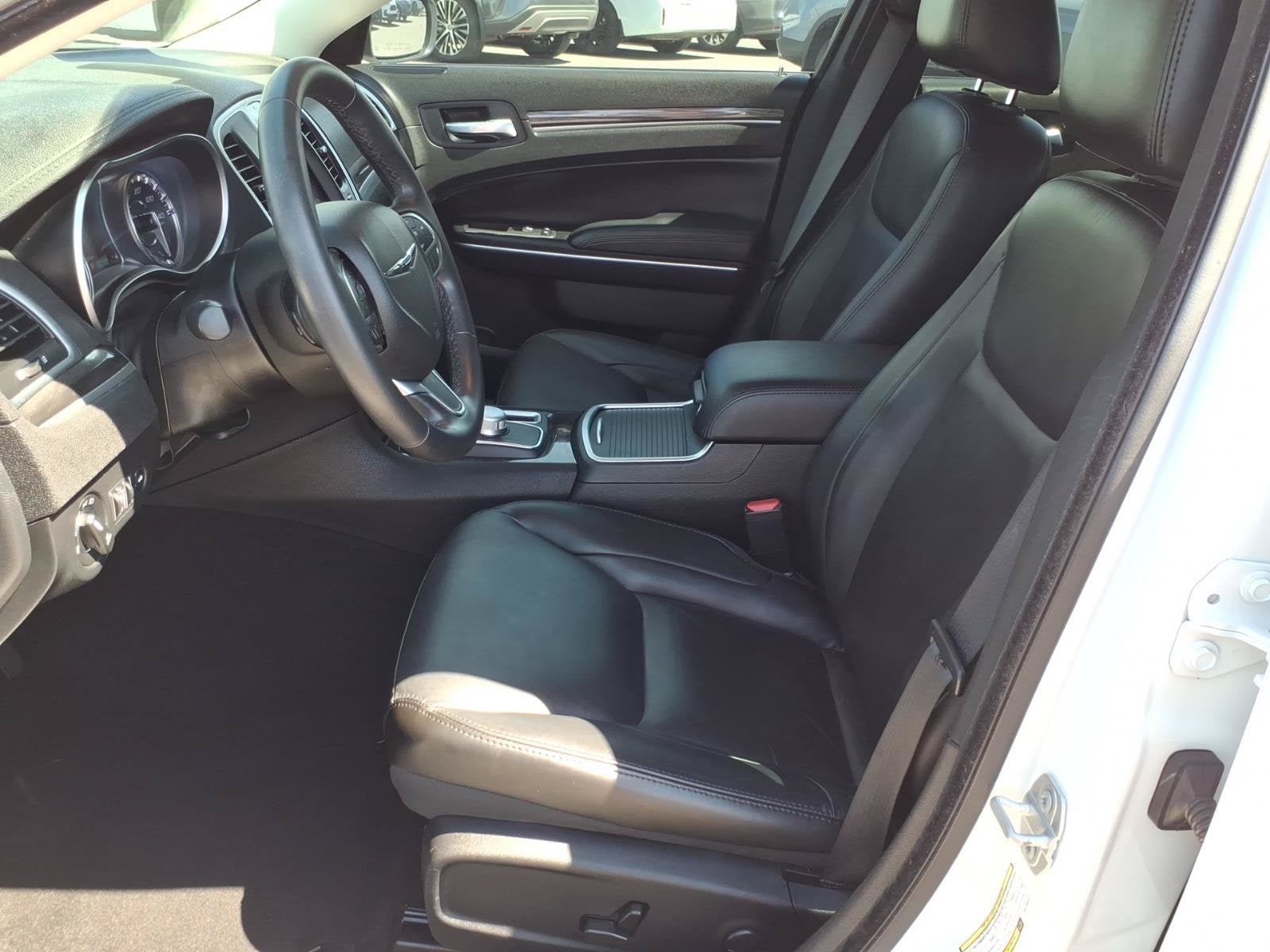 2022 Chrysler 300 Touring L