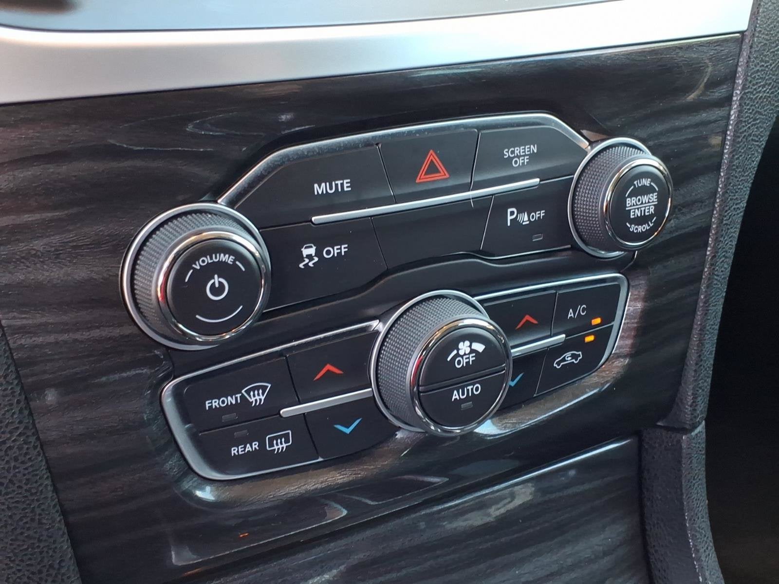 2022 Chrysler 300 Touring L
