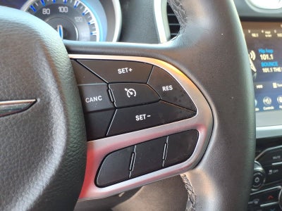 2022 Chrysler 300 Touring L