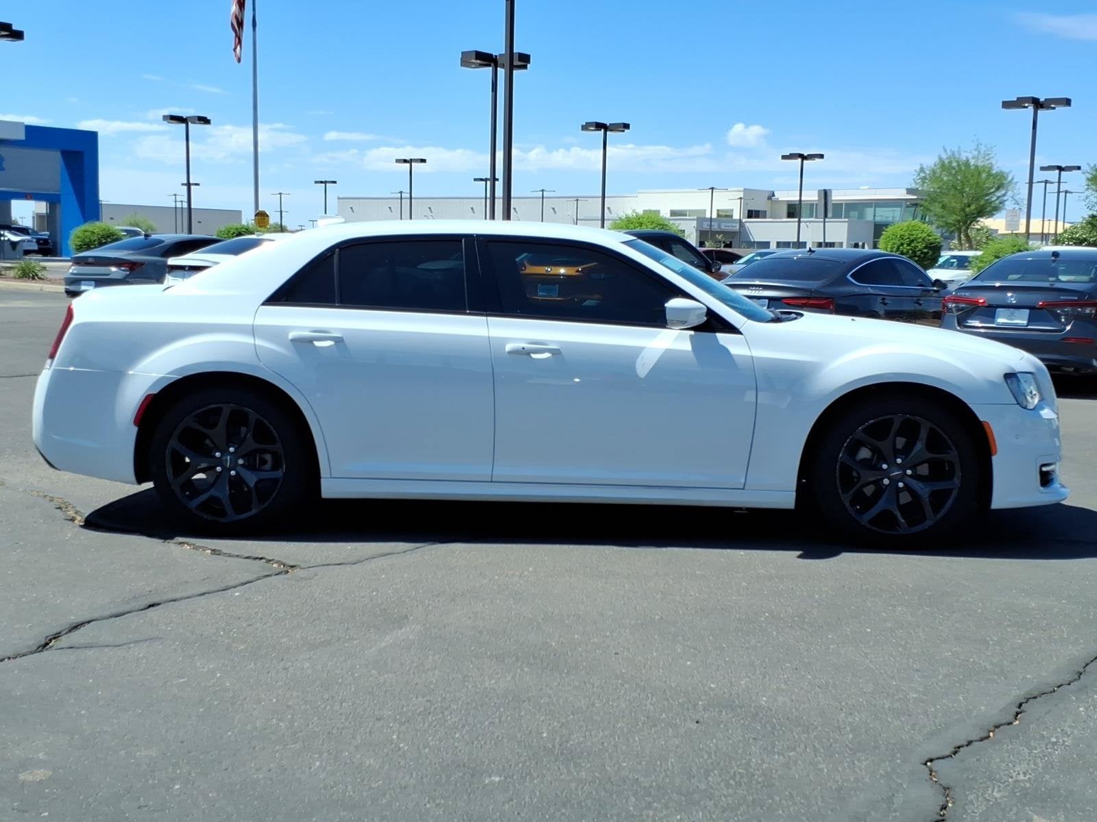 2022 Chrysler 300 Touring L