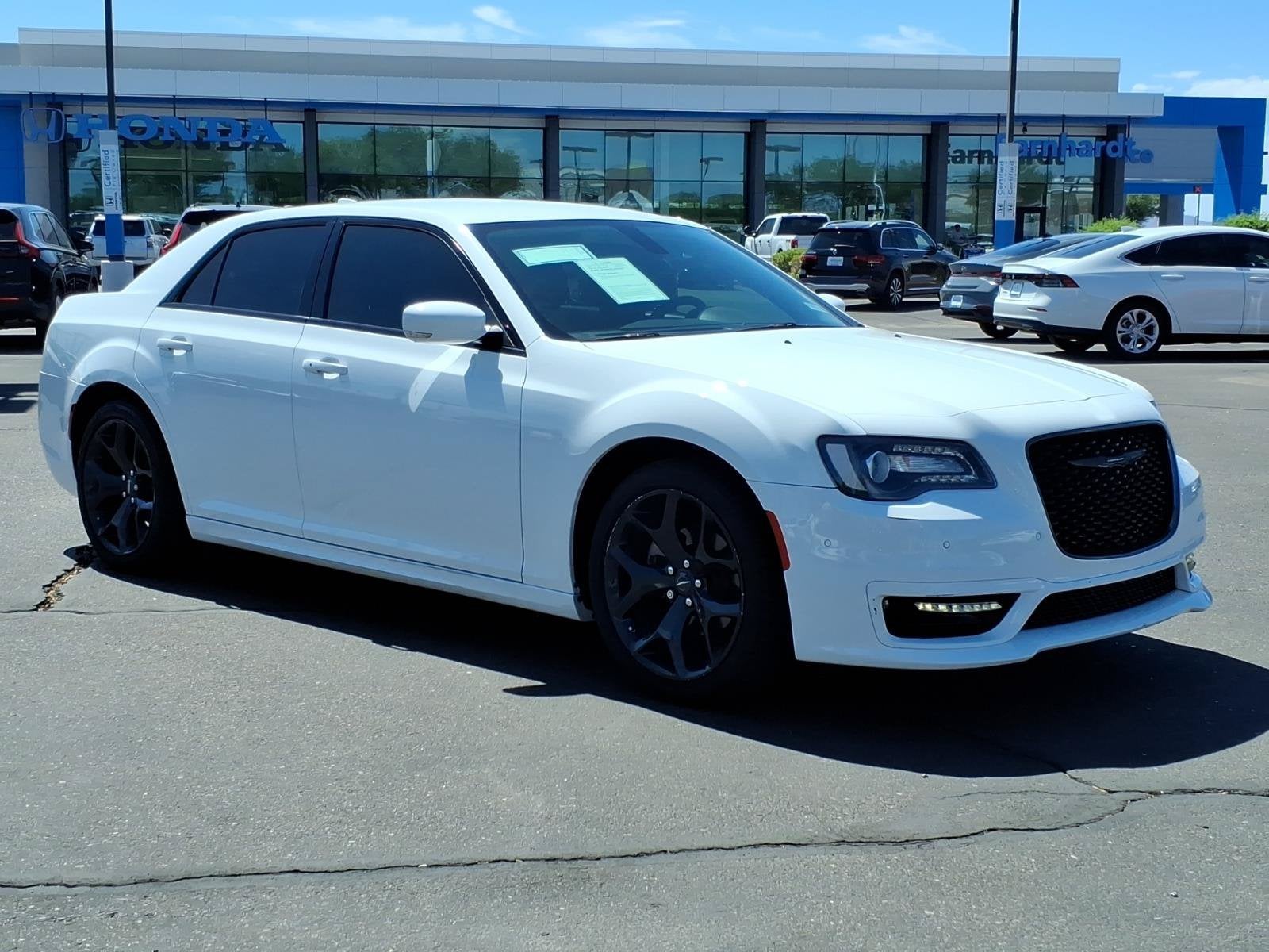 2022 Chrysler 300 Touring L