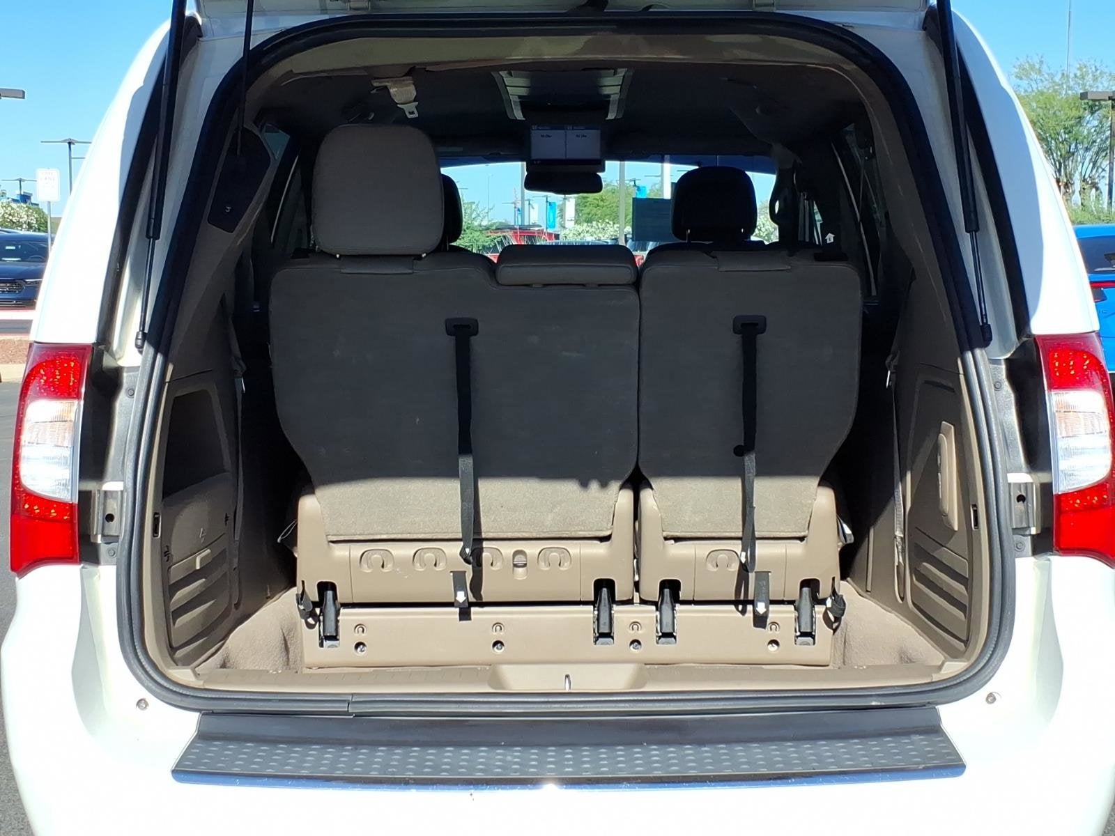 2012 Chrysler Town & Country Touring-L