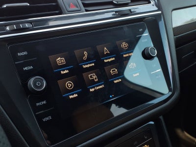 2023 Volkswagen Tiguan SE R-Line Black