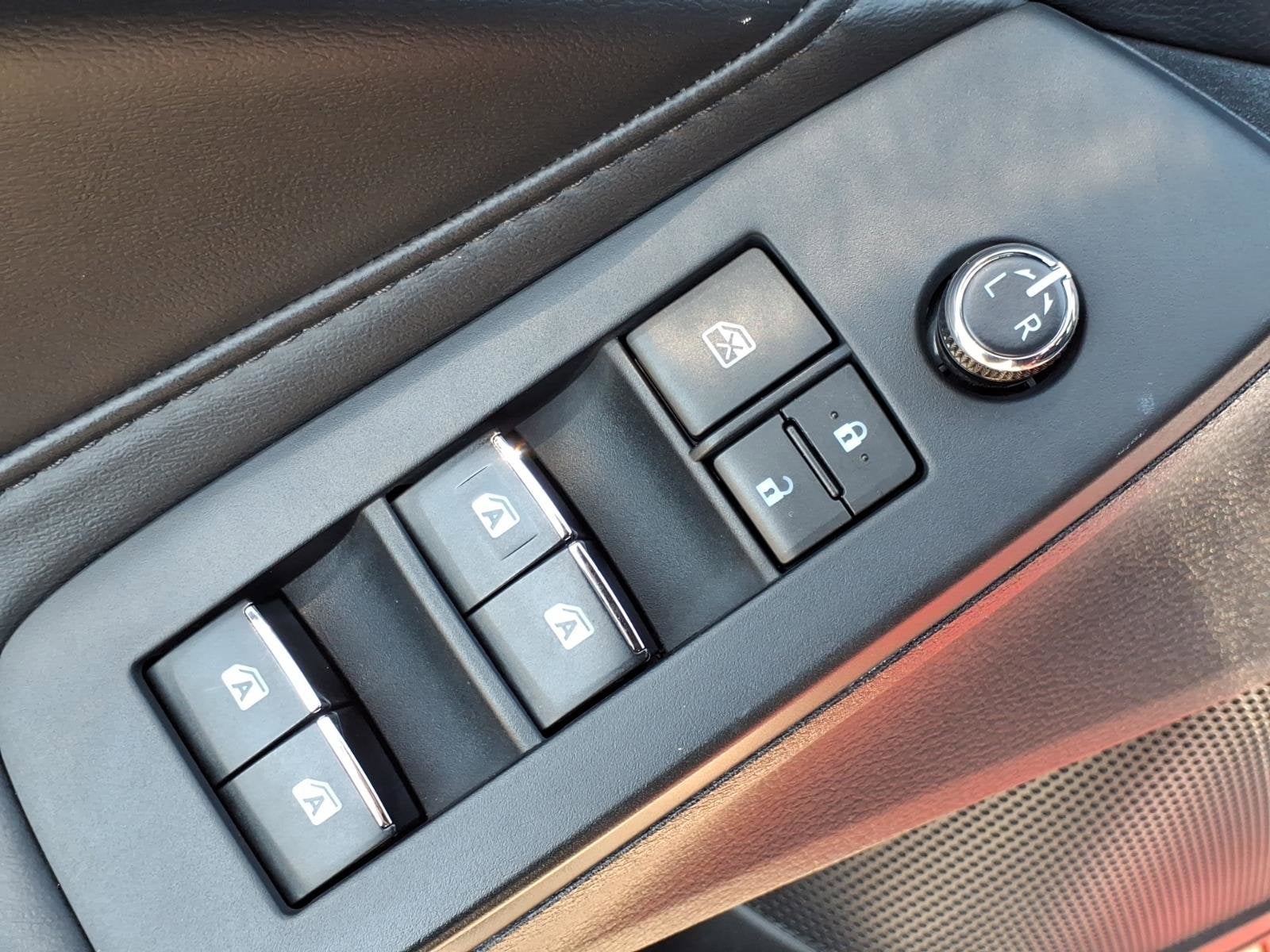 2021 Toyota Avalon Hybrid XLE