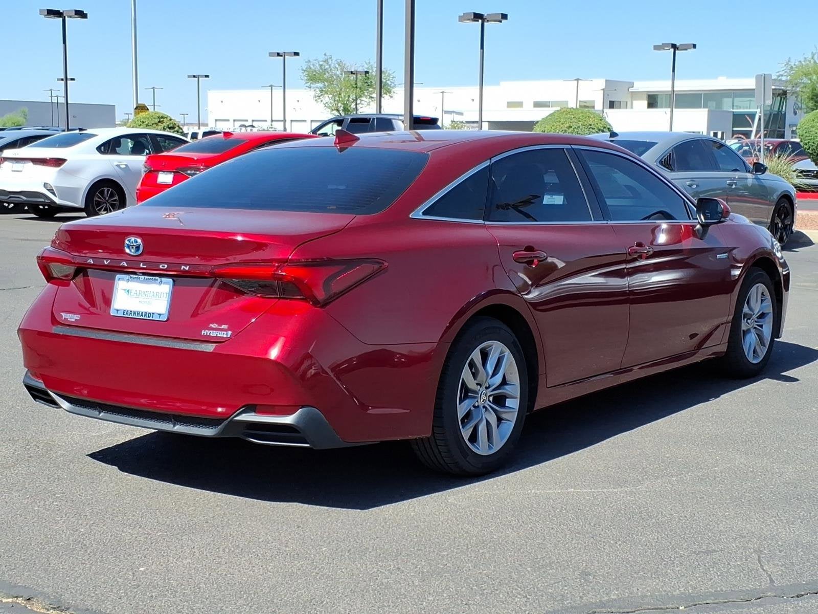 2021 Toyota Avalon Hybrid XLE