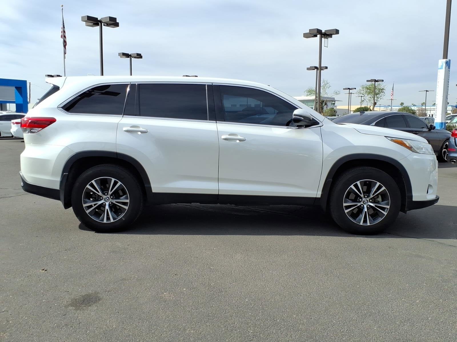 2019 Toyota Highlander Base