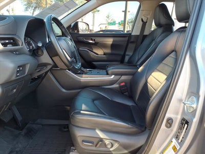 2023 Toyota Highlander Base