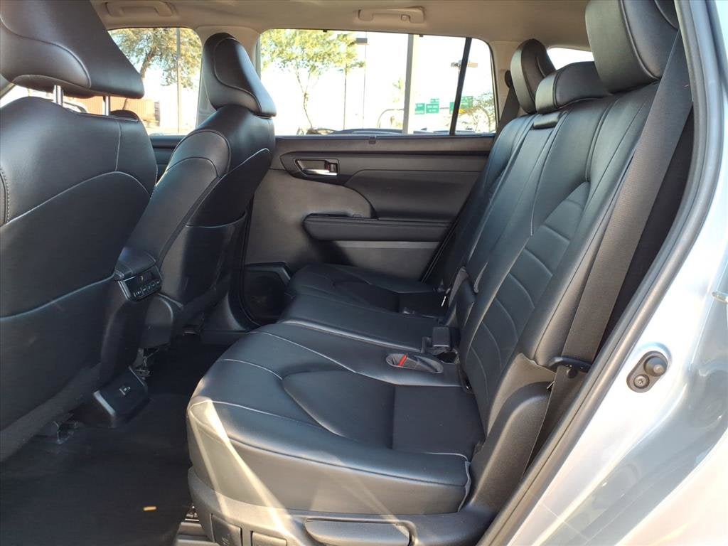 2023 Toyota Highlander Base