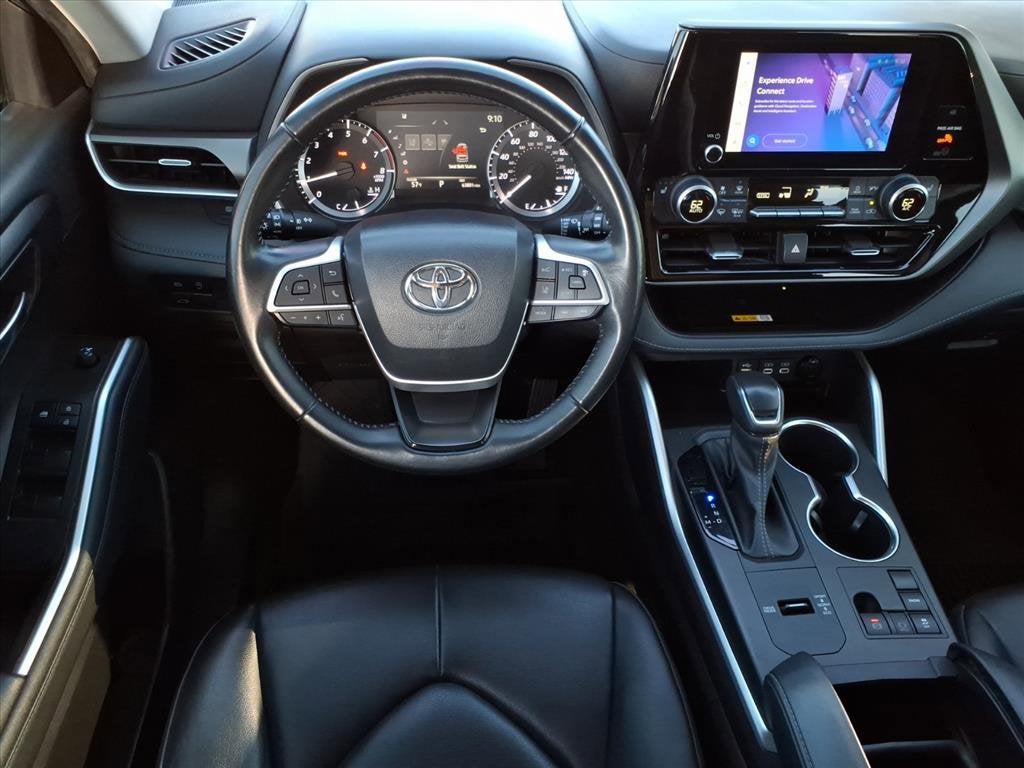 2023 Toyota Highlander Base