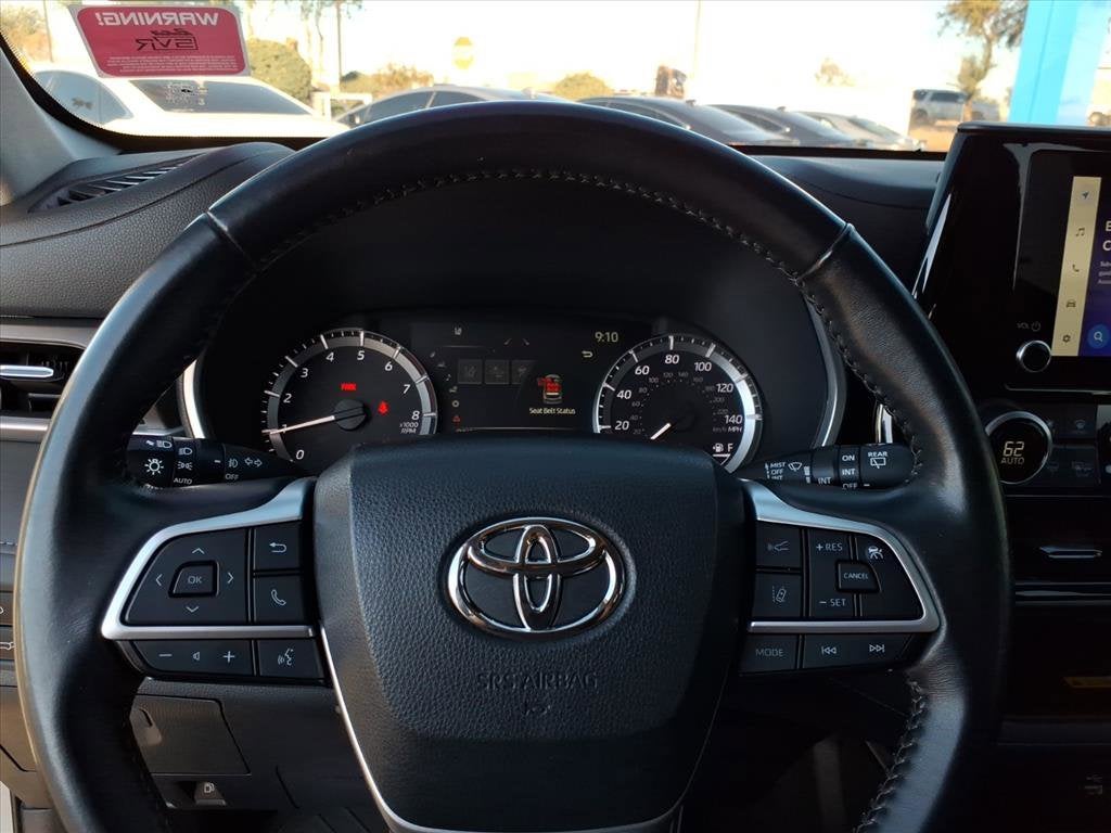 2023 Toyota Highlander Base