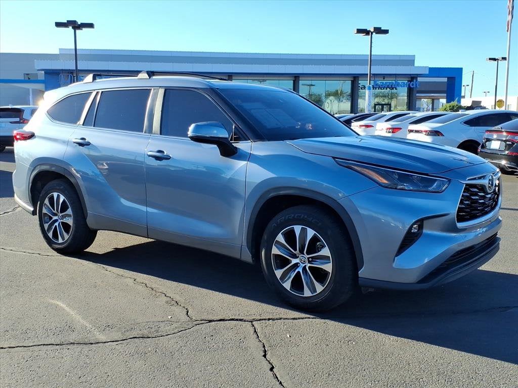 2023 Toyota Highlander Base