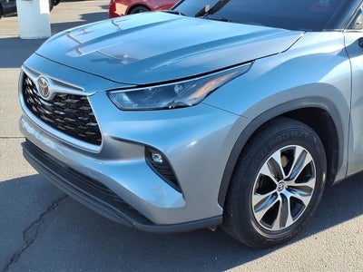 2023 Toyota Highlander Base