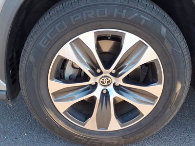 2023 Toyota Highlander Base