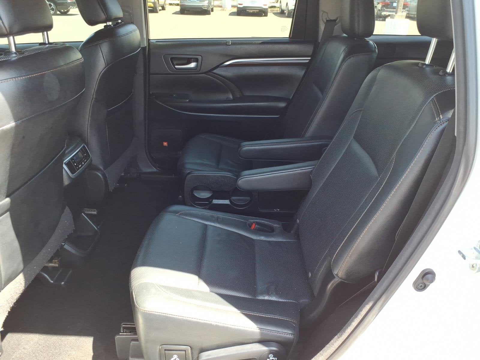 2016 Toyota Highlander Base