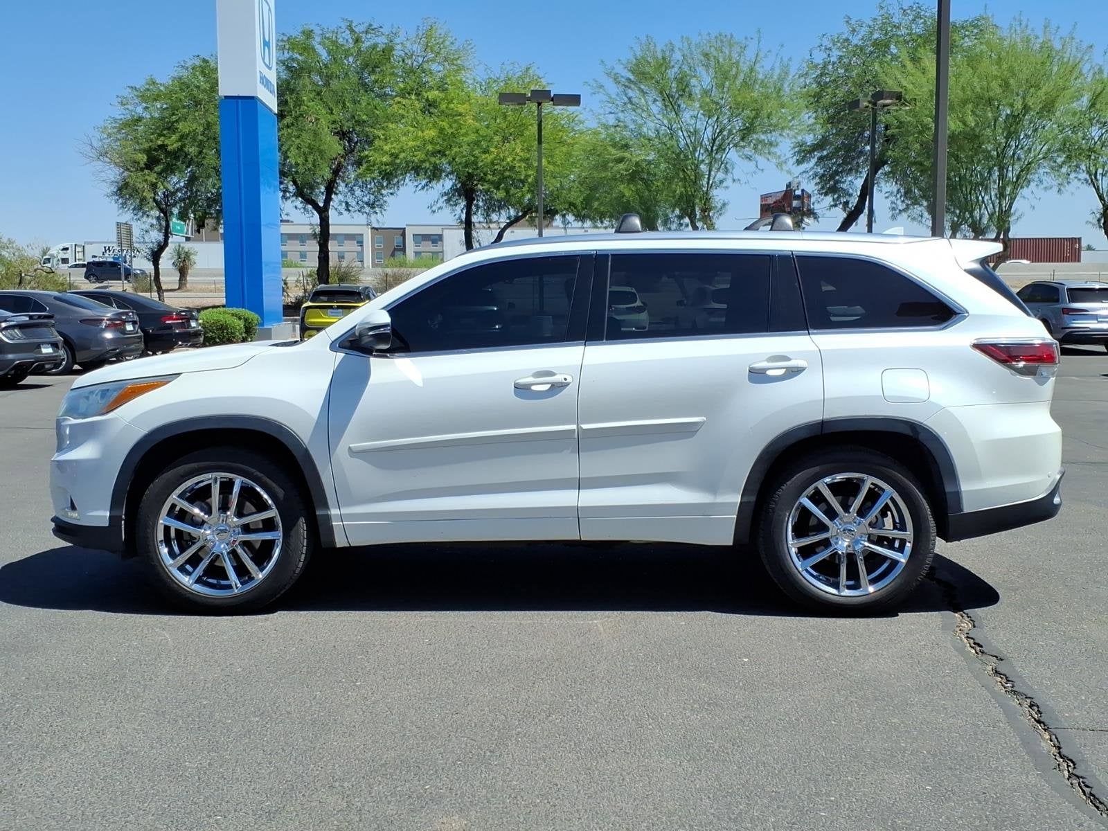 2016 Toyota Highlander Base