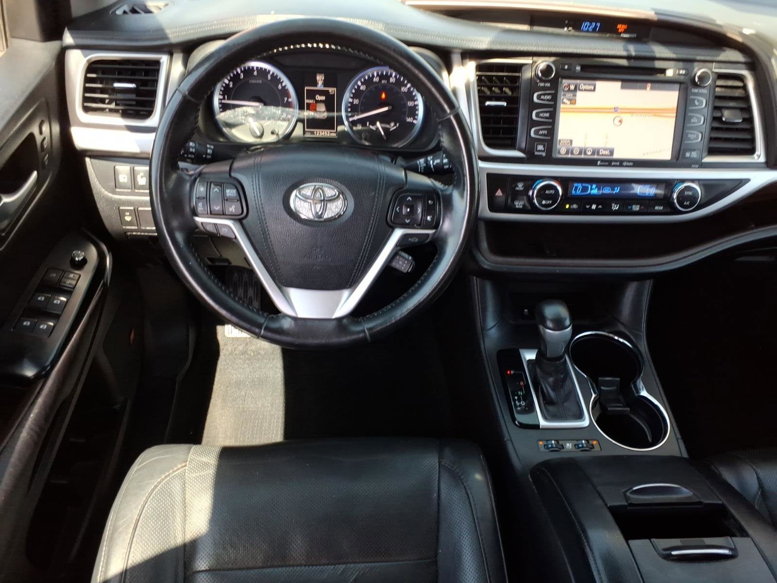 2016 Toyota Highlander Base