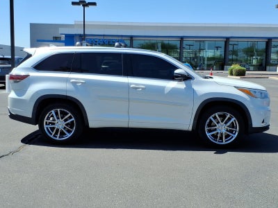 2016 Toyota Highlander Base