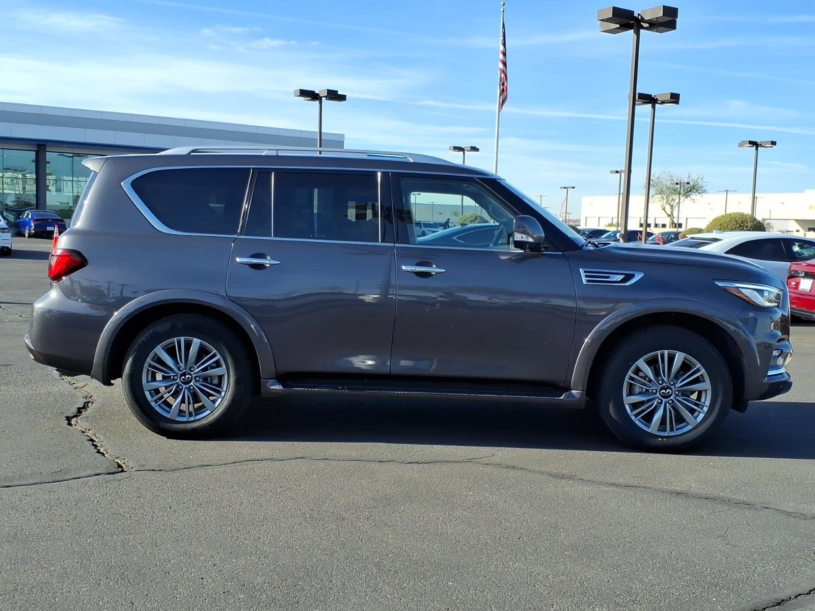 2024 INFINITI QX80 LUXE