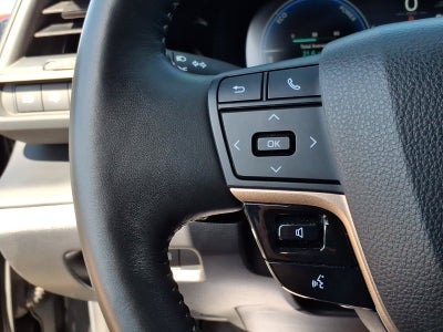 2025 Toyota Crown Signia Base