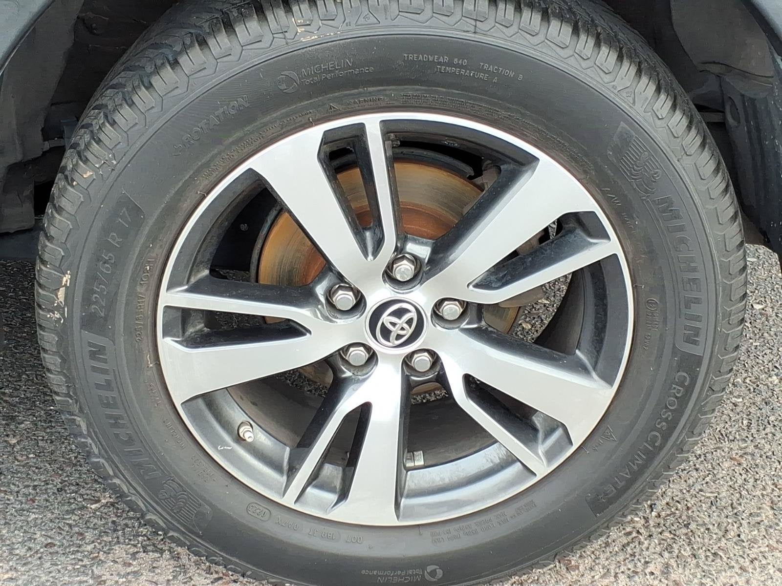 2017 Toyota RAV4 XLE